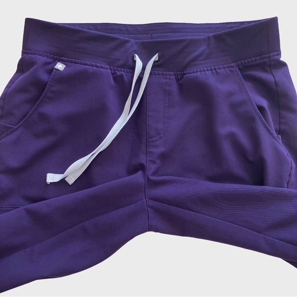 Figs Zamora Jogger Scrub Pants Bottoms Joggers Purple Jam Medium Petite - Picture 7 of 8